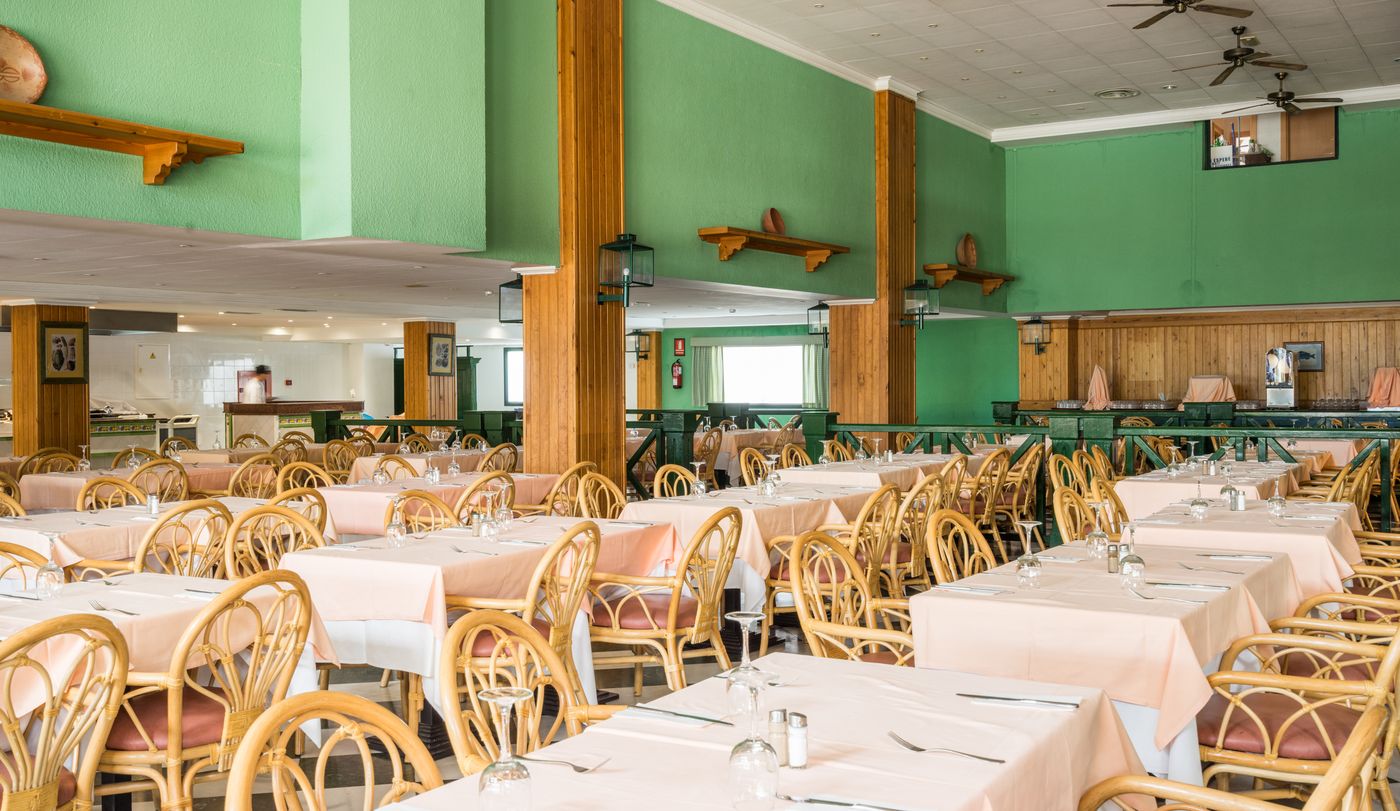 Blue-Sea-Costa-Bastian-Restaurant-41