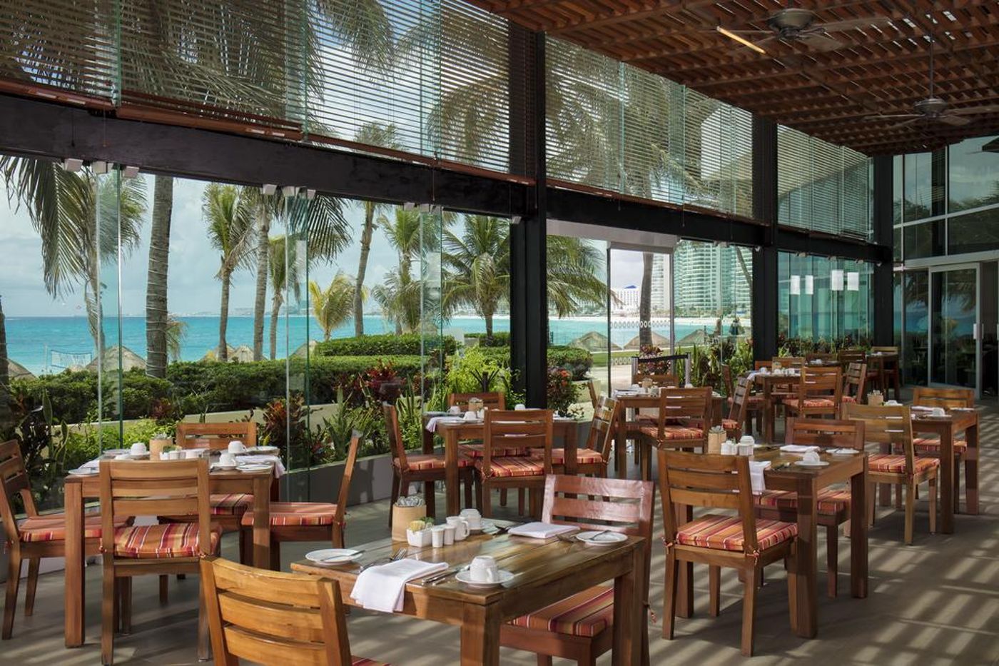 Krystal Grand Punta Cancun