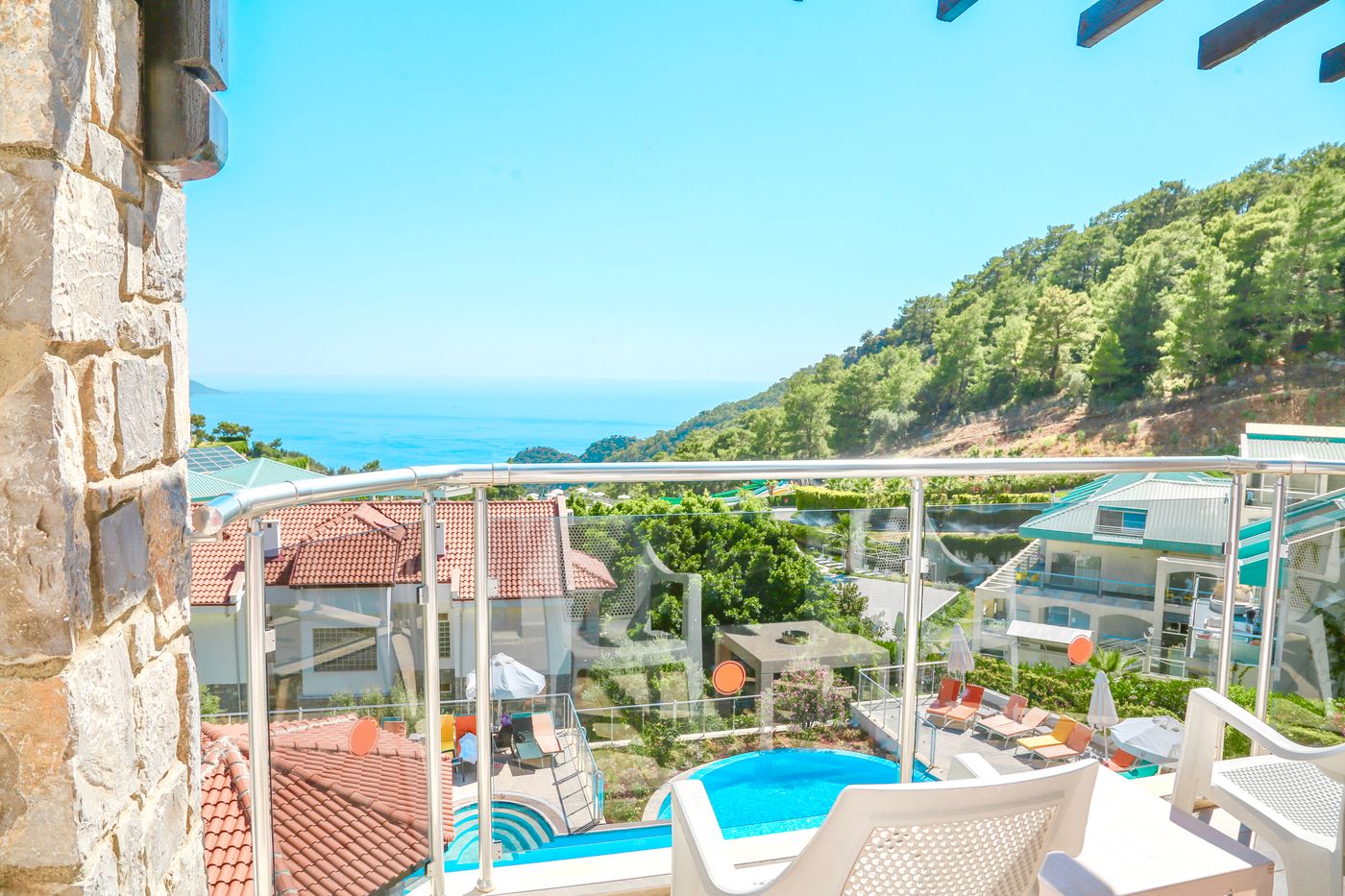 Sertil Deluxe Tropical Suites