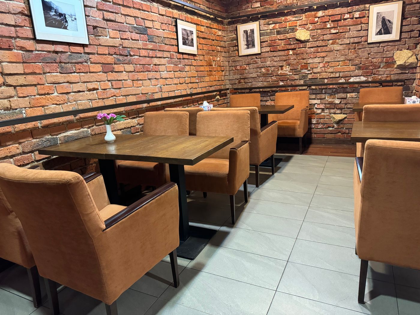 IRIS-Aparthotel-Restaurant-5