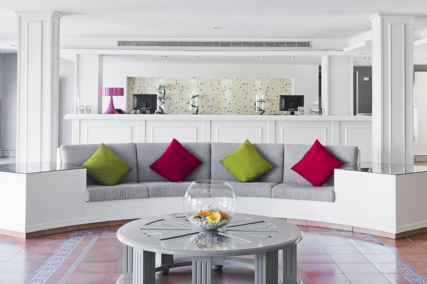 Elba-Castillo-San-Jorge-Lobby-37