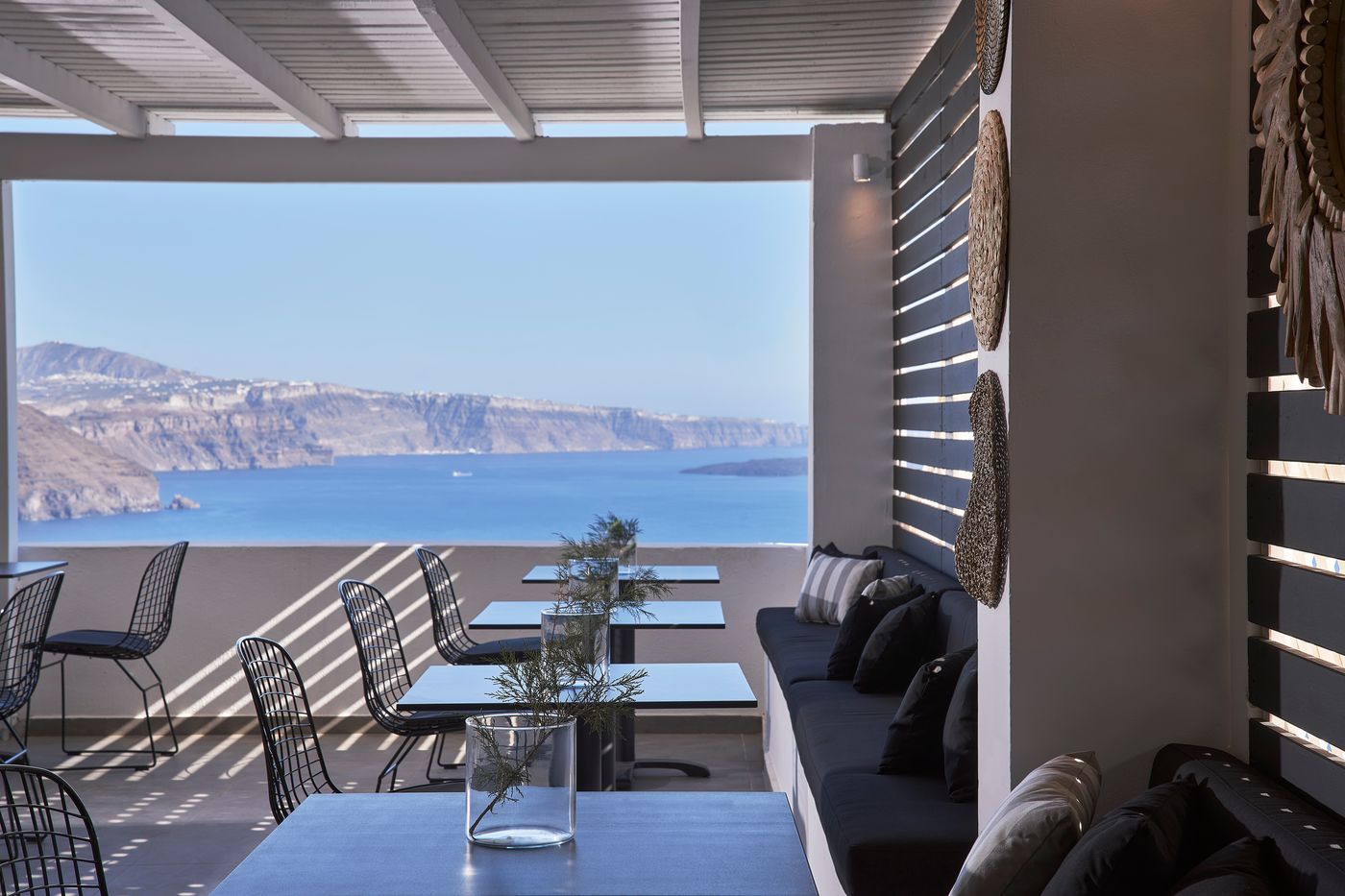 Mr-and-Mrs-White-Oia-Santorini-Restaurant-55
