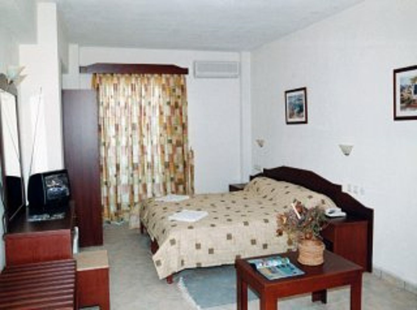 Sofia - Mythos Beach Aparthotel