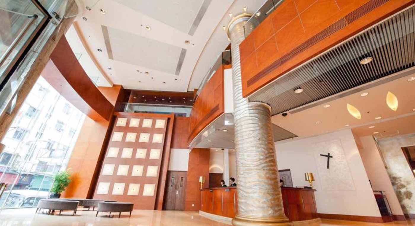 The-Empire-Hotel-Kowloon-Lobby-4