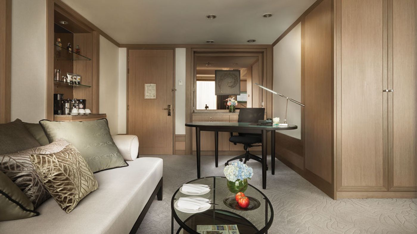 Banyan-Tree-Bangkok-Room-10