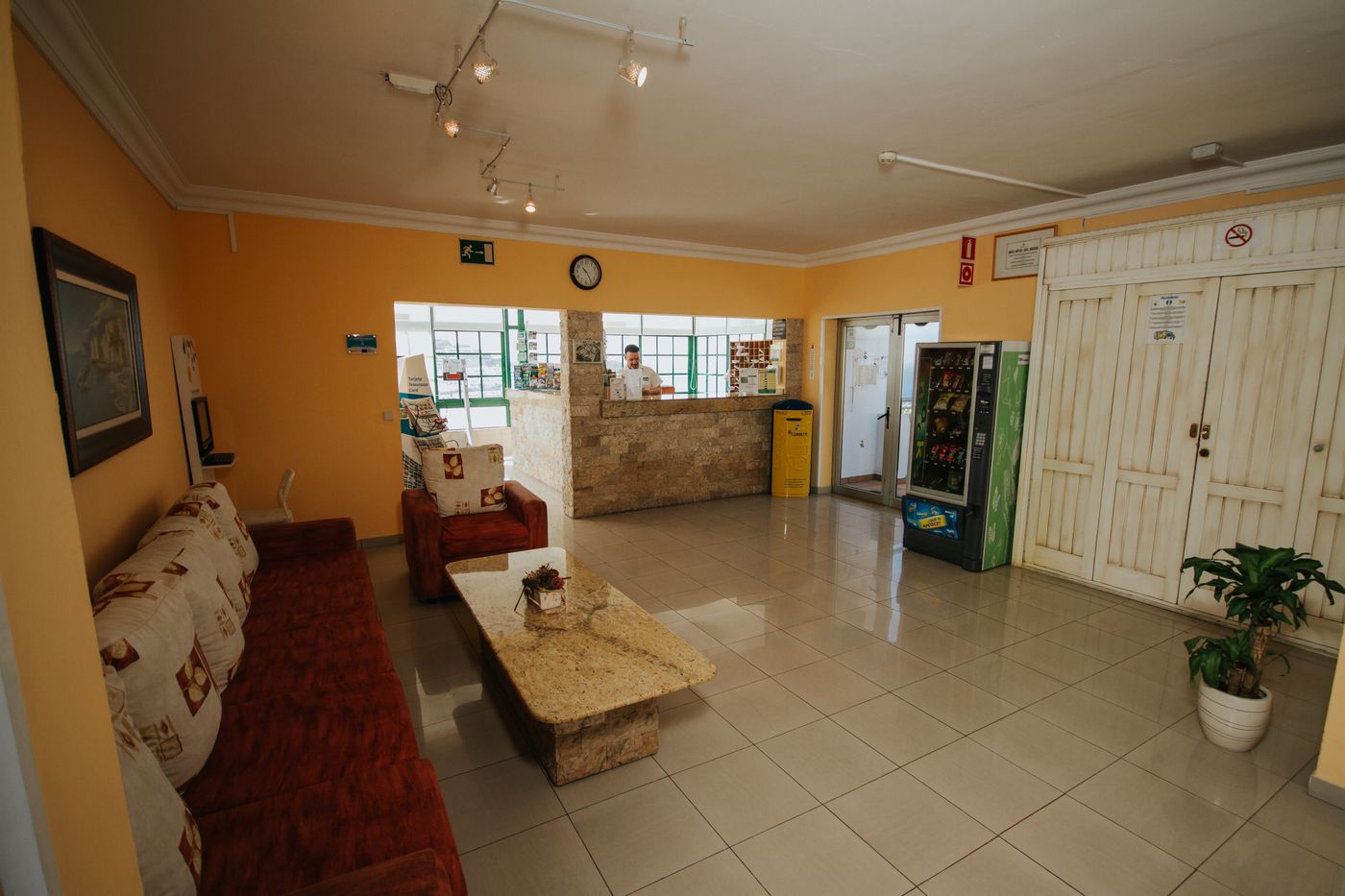 Servatur-Montebello-Apartments-Lobby-31