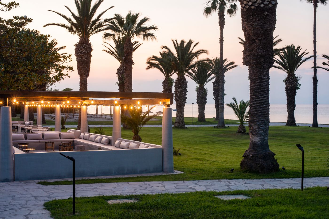 Kassandra-Palace-Seaside-Resort-Restaurant-8