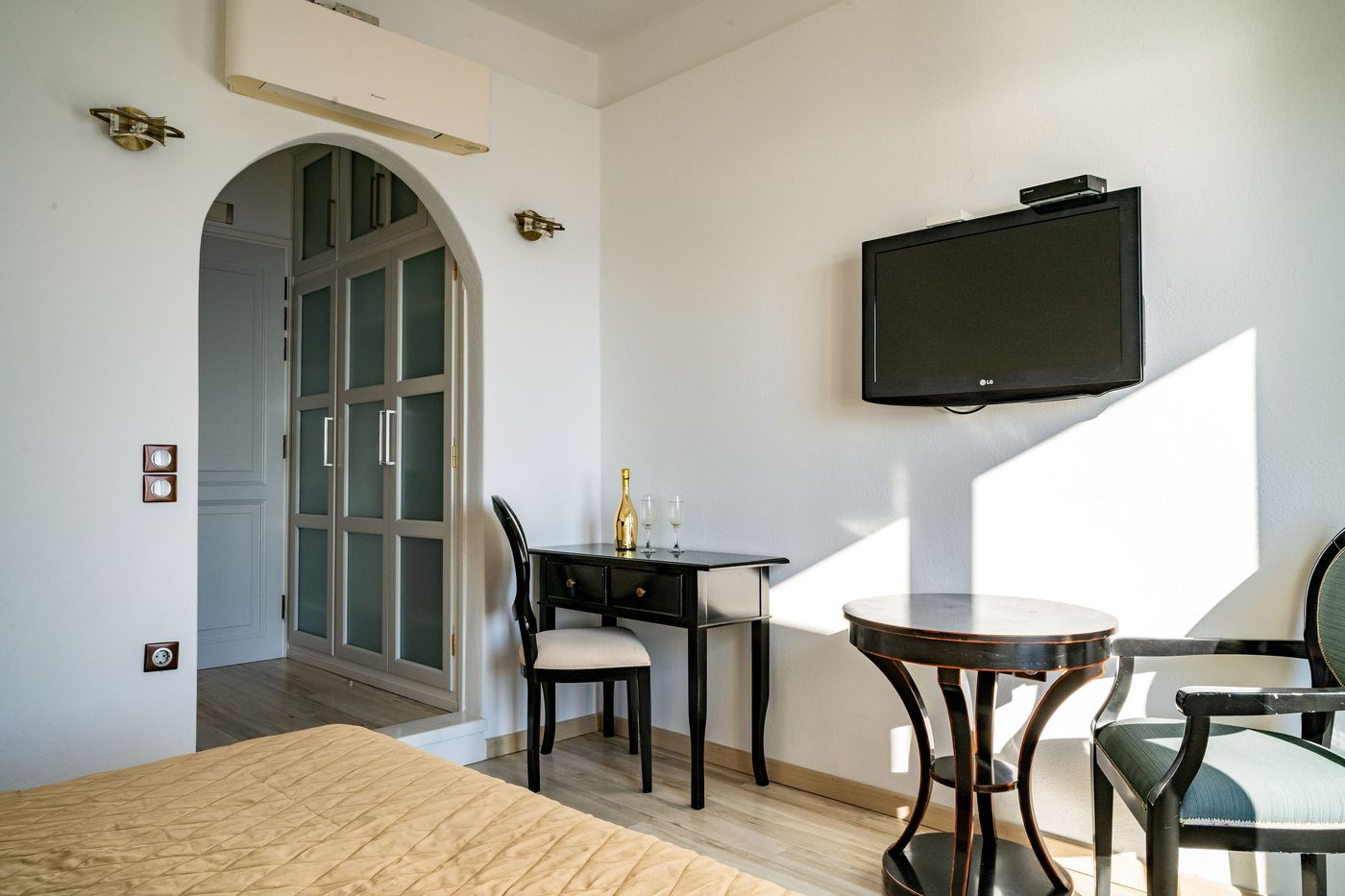 Delfini-Villas-Room-8