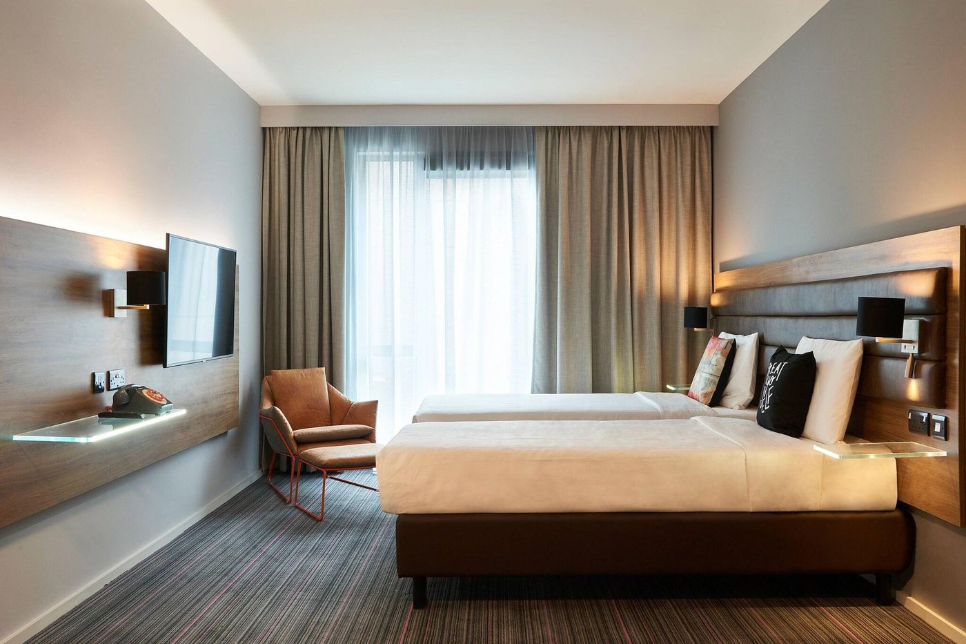 Moxy-Dublin-City-Room-23