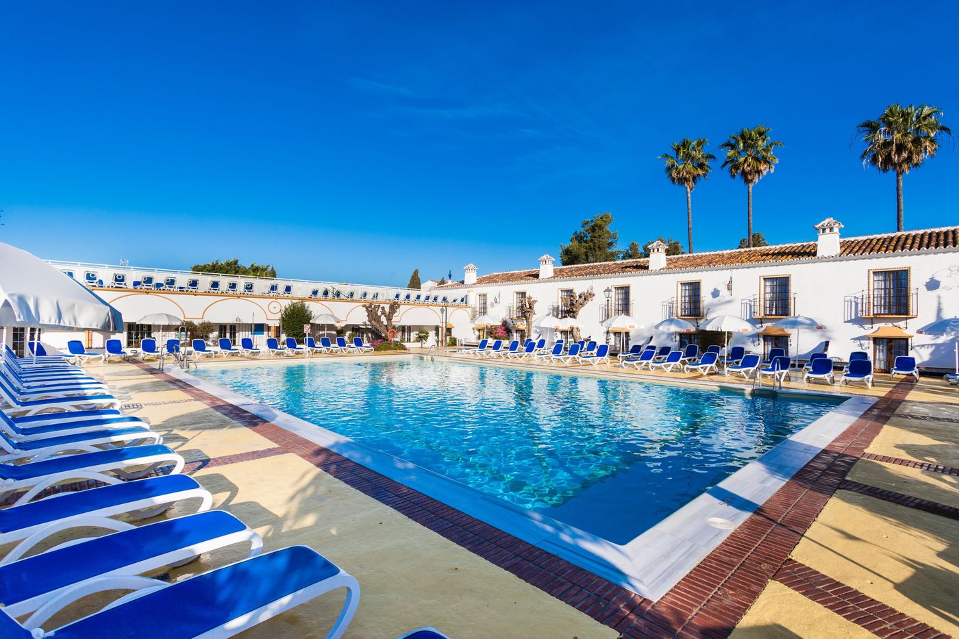 Hotel-Globales-Cortijo-Blanco-Pool-6