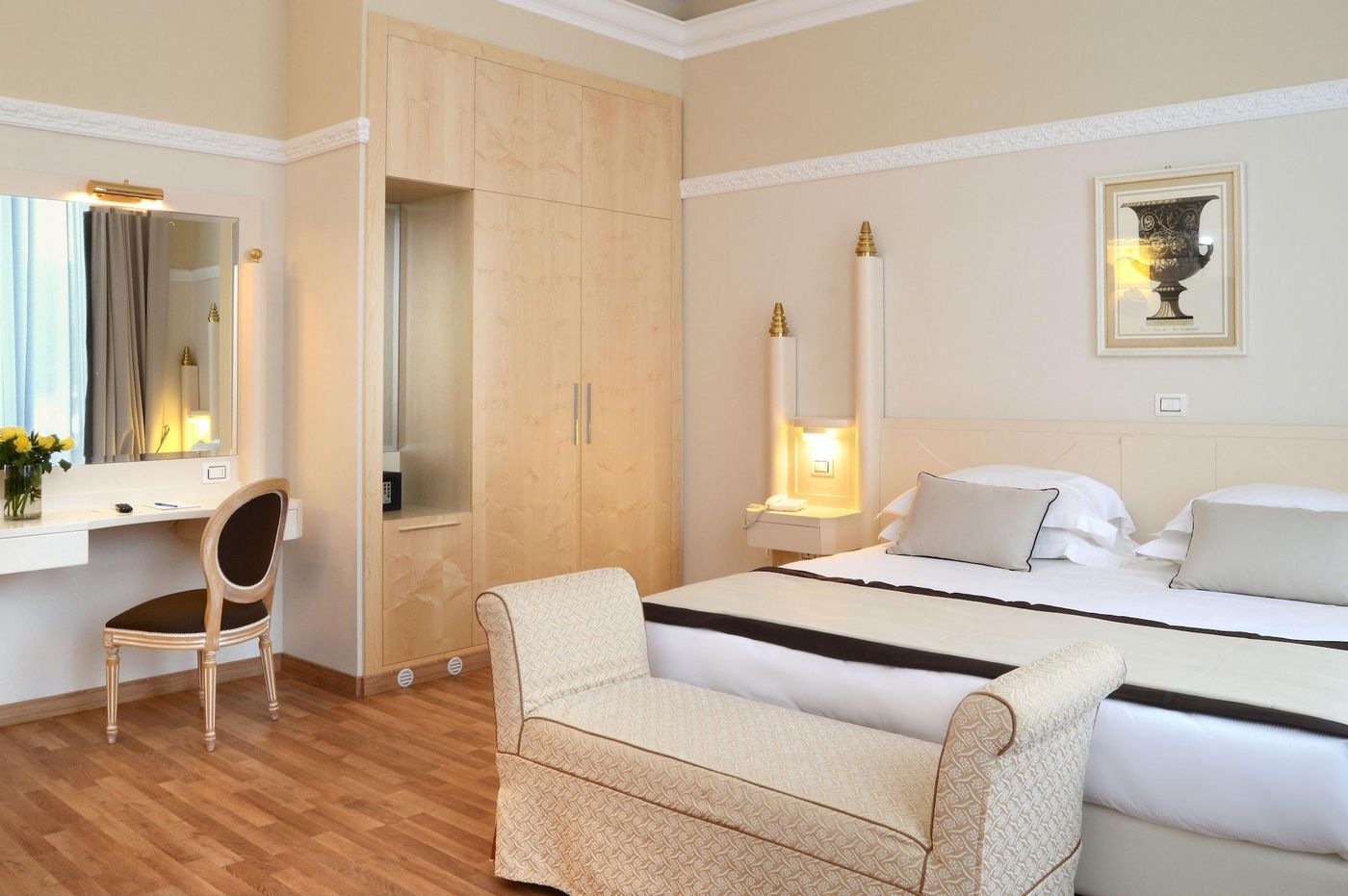 Grand-Hotel-Vittoria-Room-17