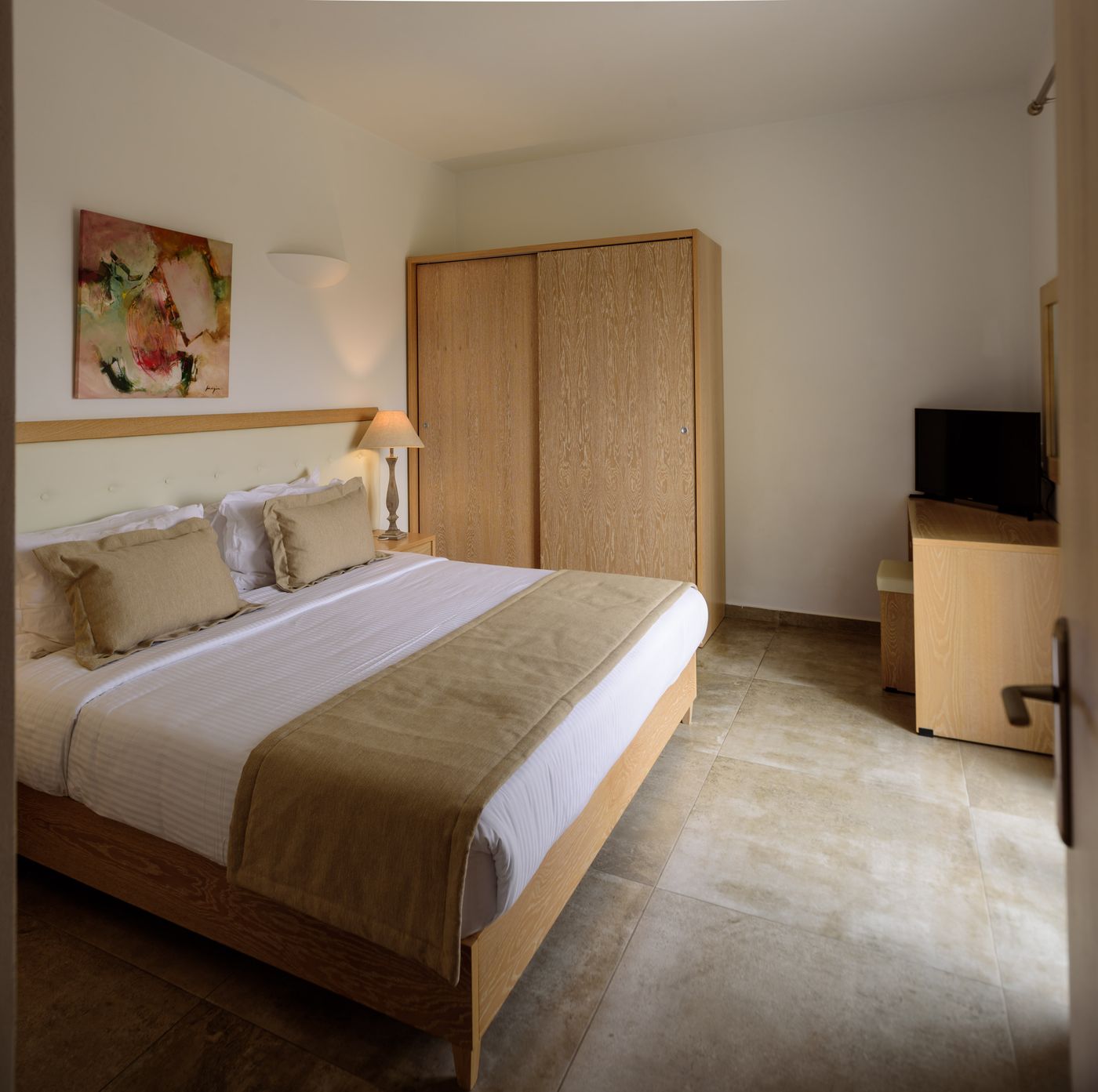 Aliter-Suites-Room-34