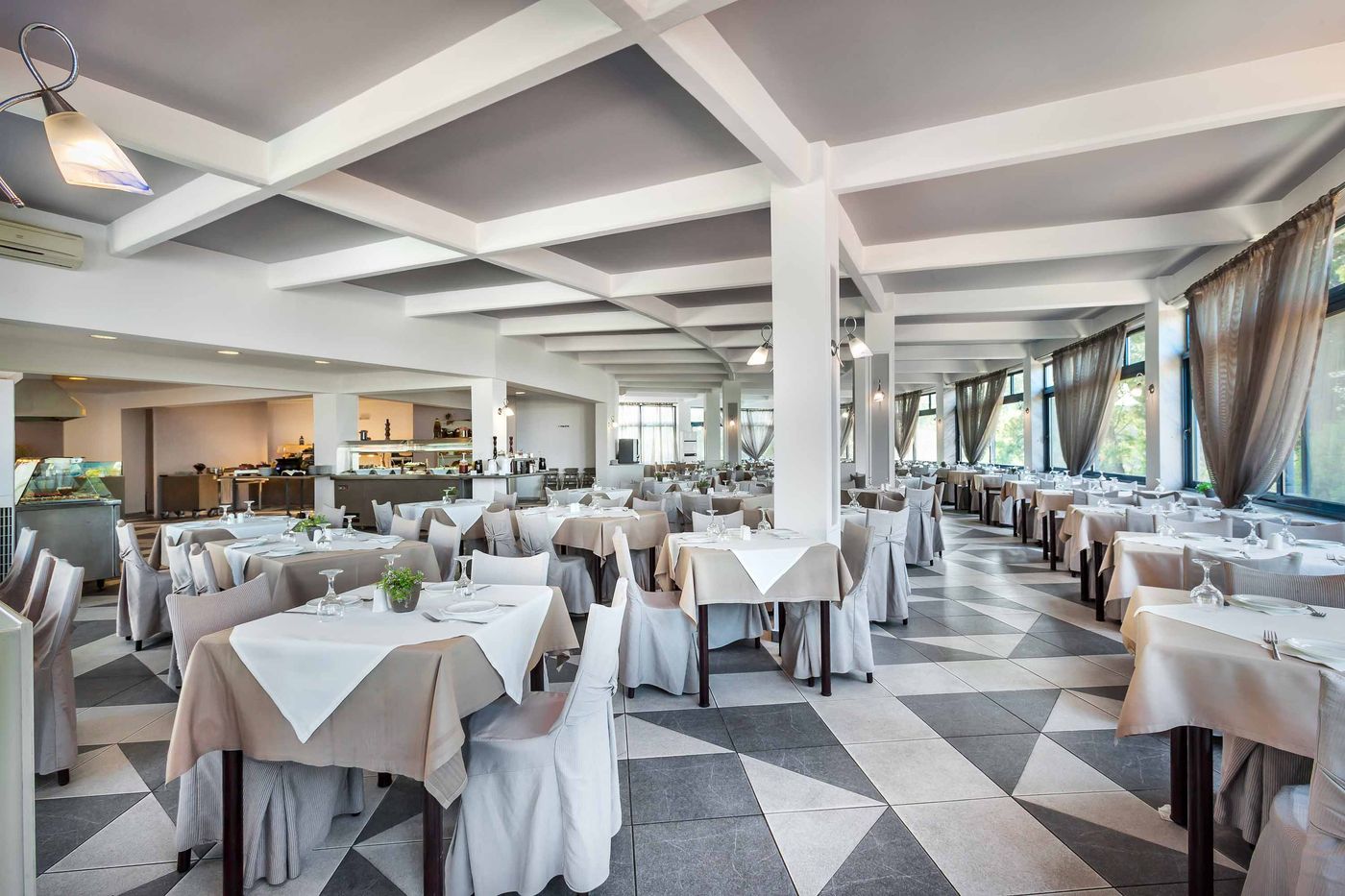 Atrium-Restaurant-46