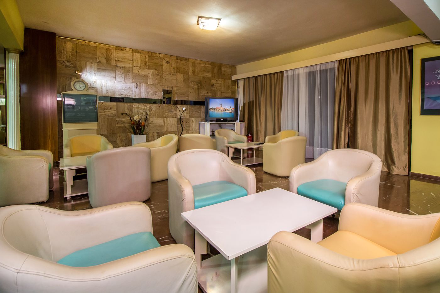 Achousa-Hotel--Lobby-29