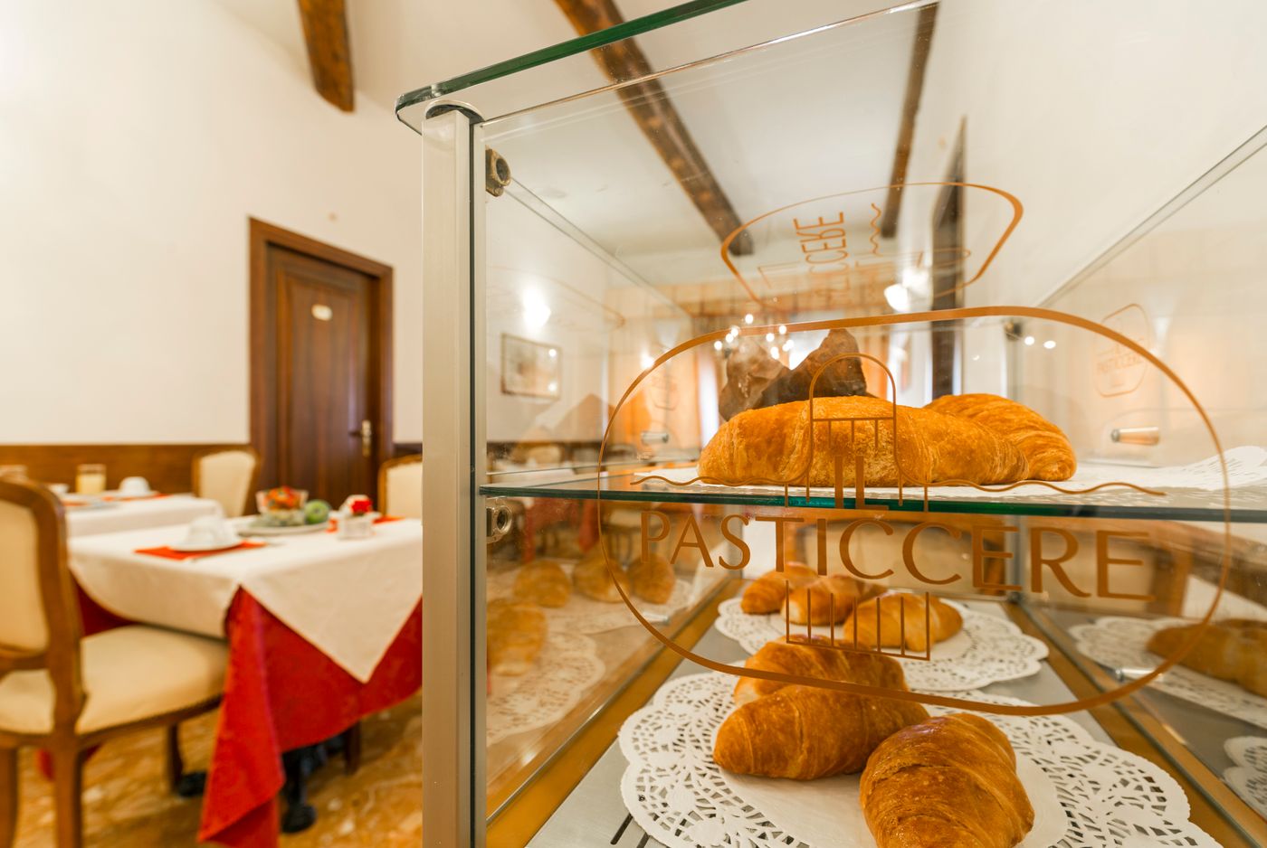 Palazzo-Guardi-Restaurant-51