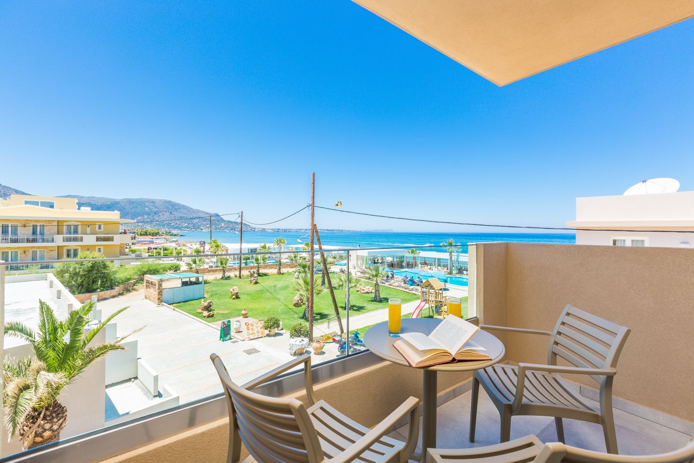 Theo Star Beach Apartments