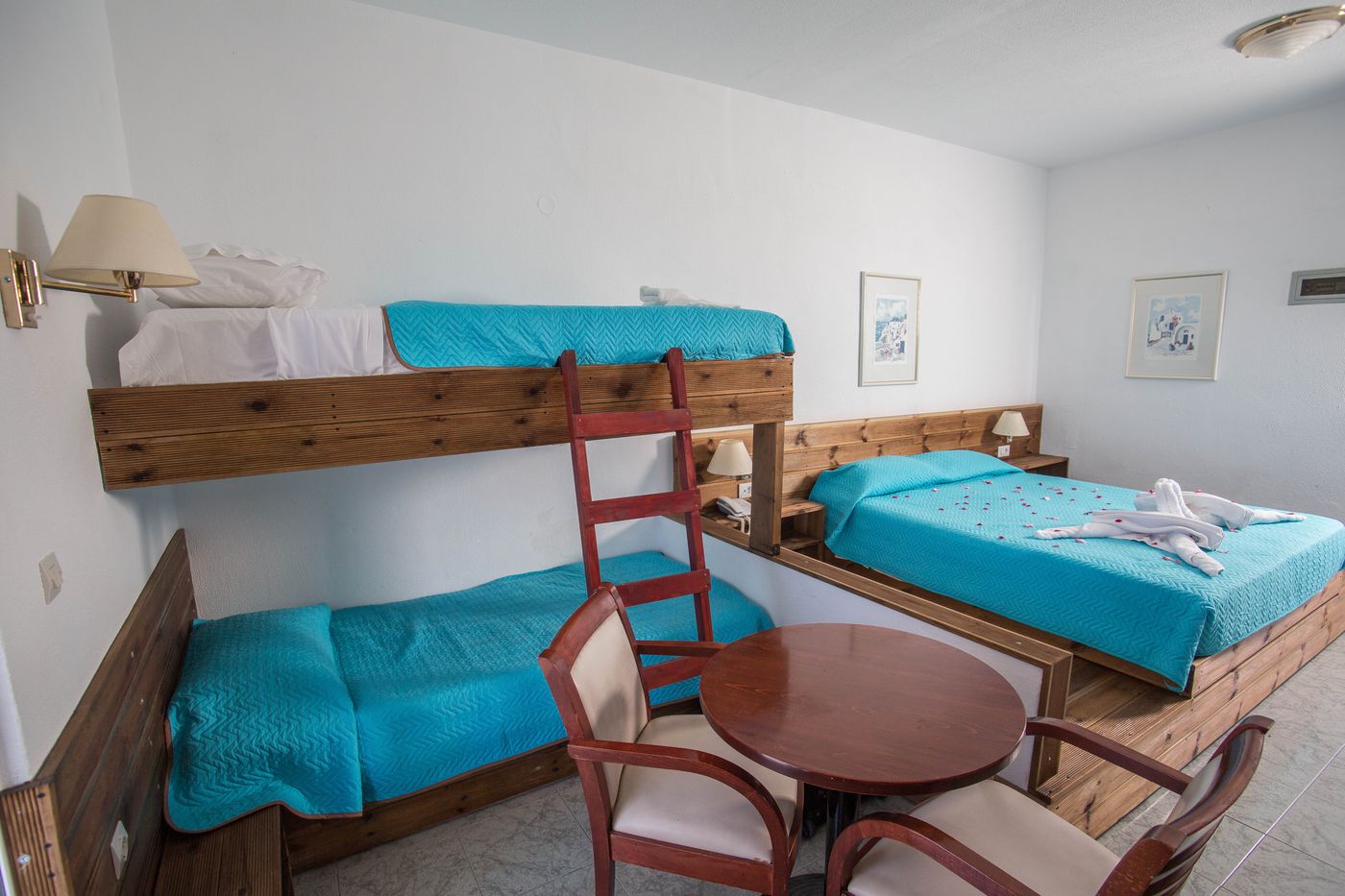 Summer-Dream-Hotel-Room-11