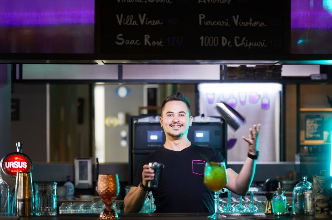 Moxy Bucharest Old Town - Romania - Bucharest - Bar - 2