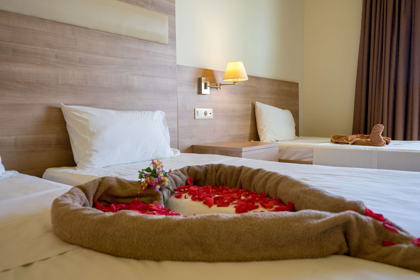 Stamos-Hotel-Room-39