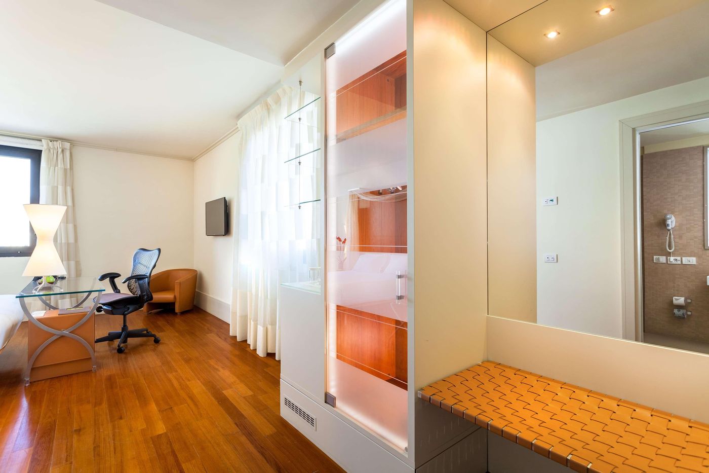 Hilton-Garden-Inn-Florence-Novoli-Room-4