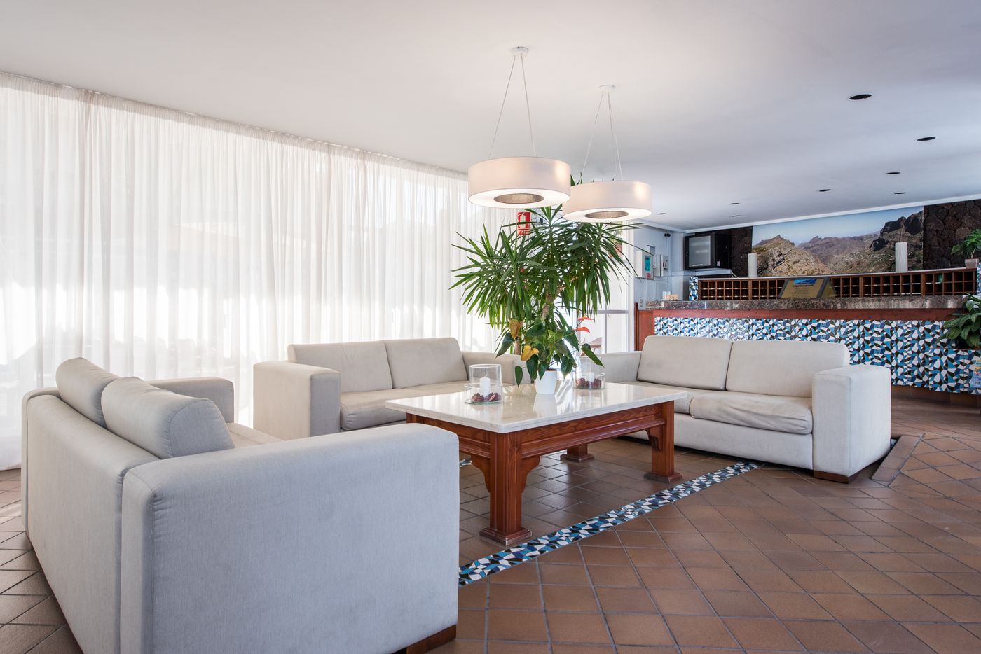 Vigilia-Park-Lobby-56