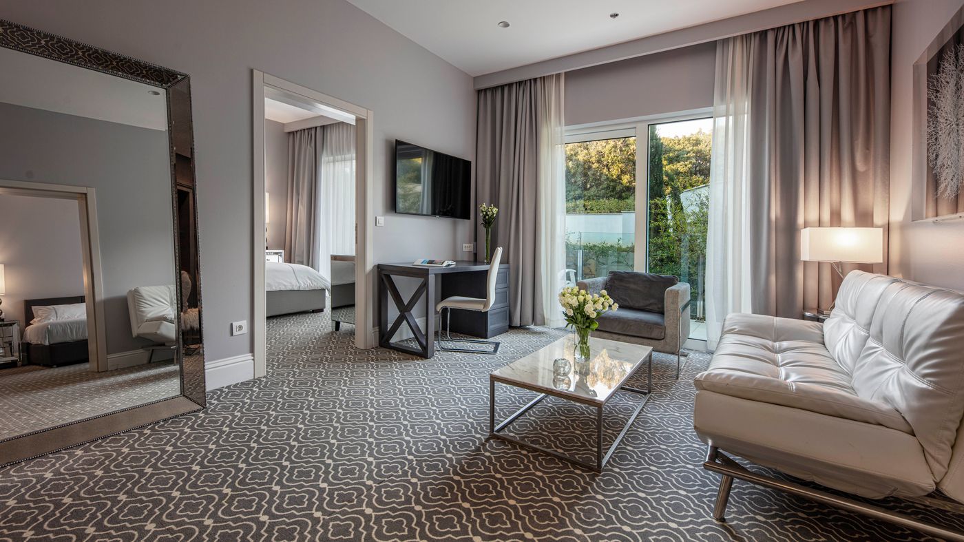 Royal-Palm-hotel-Room-11