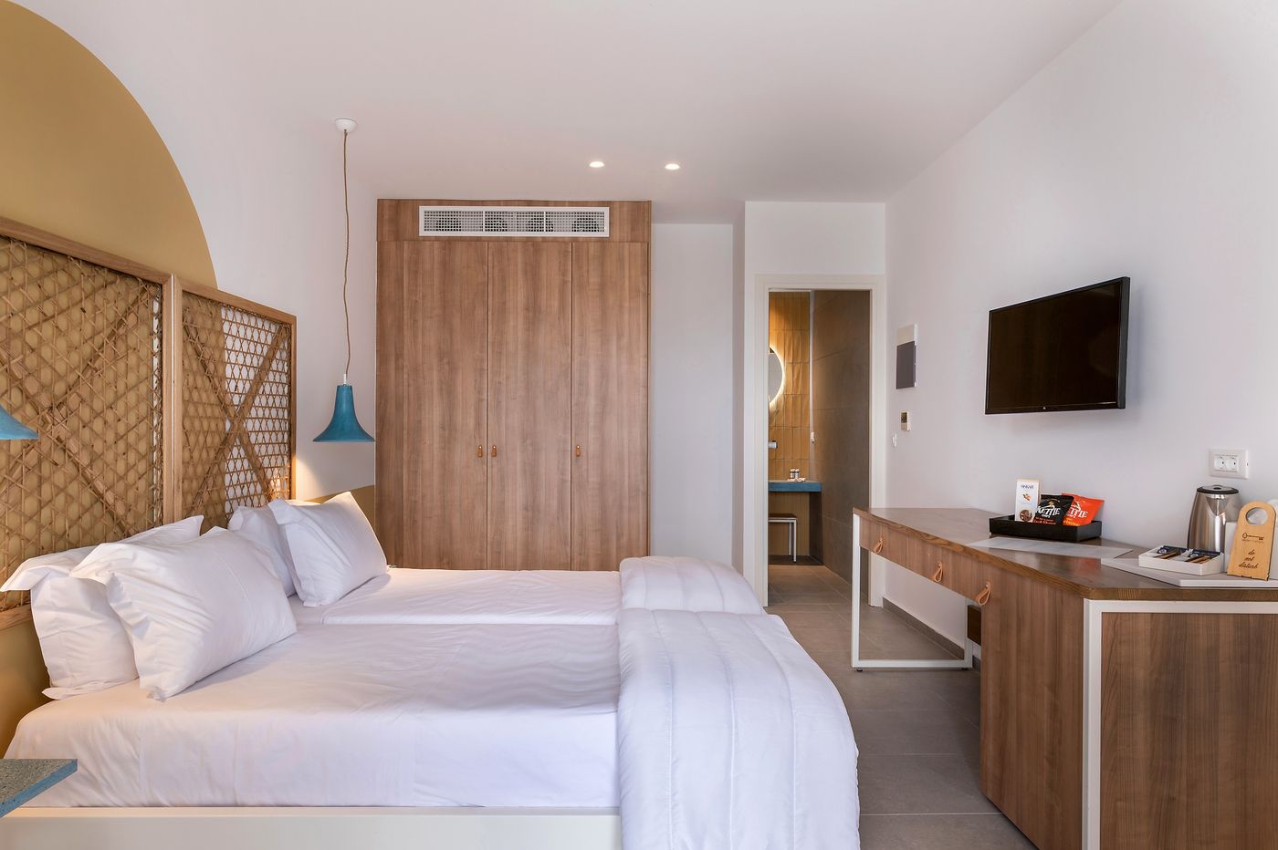 Secret-View-Hotel-Room-32