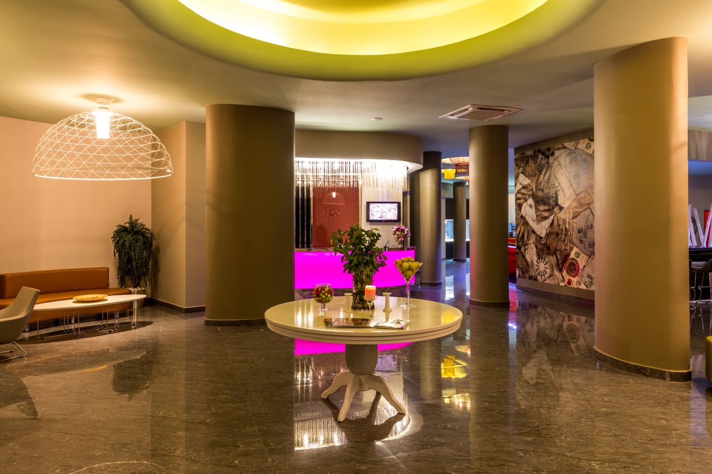 Cosmopolitan-Resort-Hotel-Lobby-37