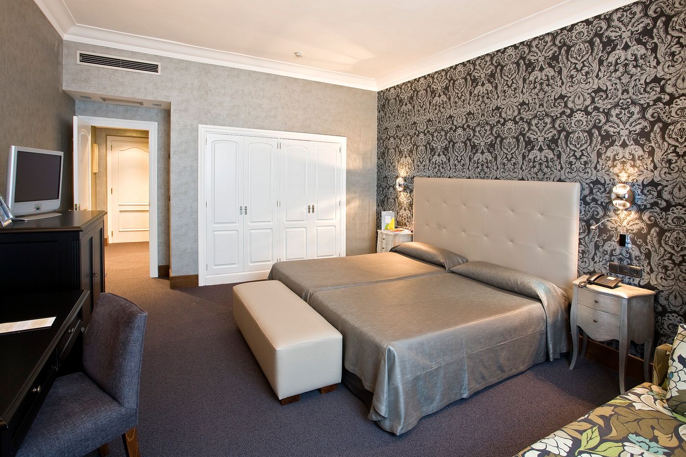 Carlton-Spain-BILBAO-Room-7