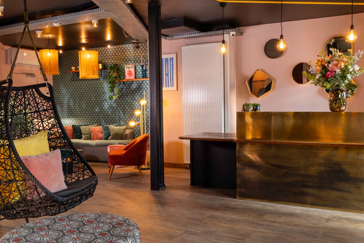 Maxim-Folies-Lobby-11