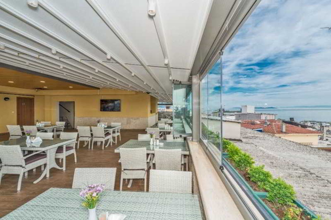 Selenay-Hotel-Restaurant-22