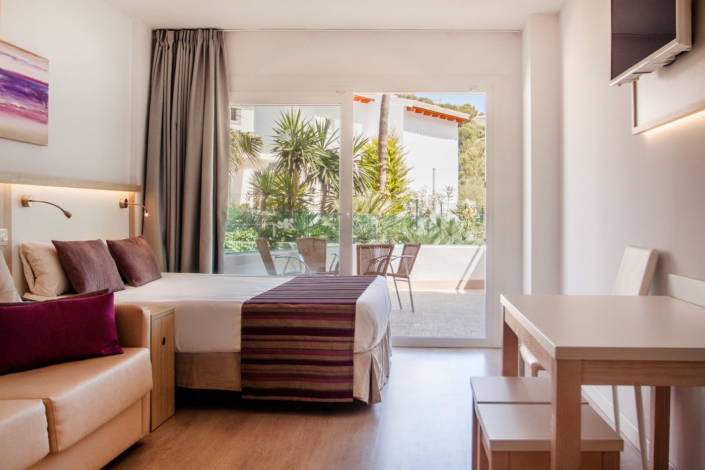 Ola Apartments Bouganvilla