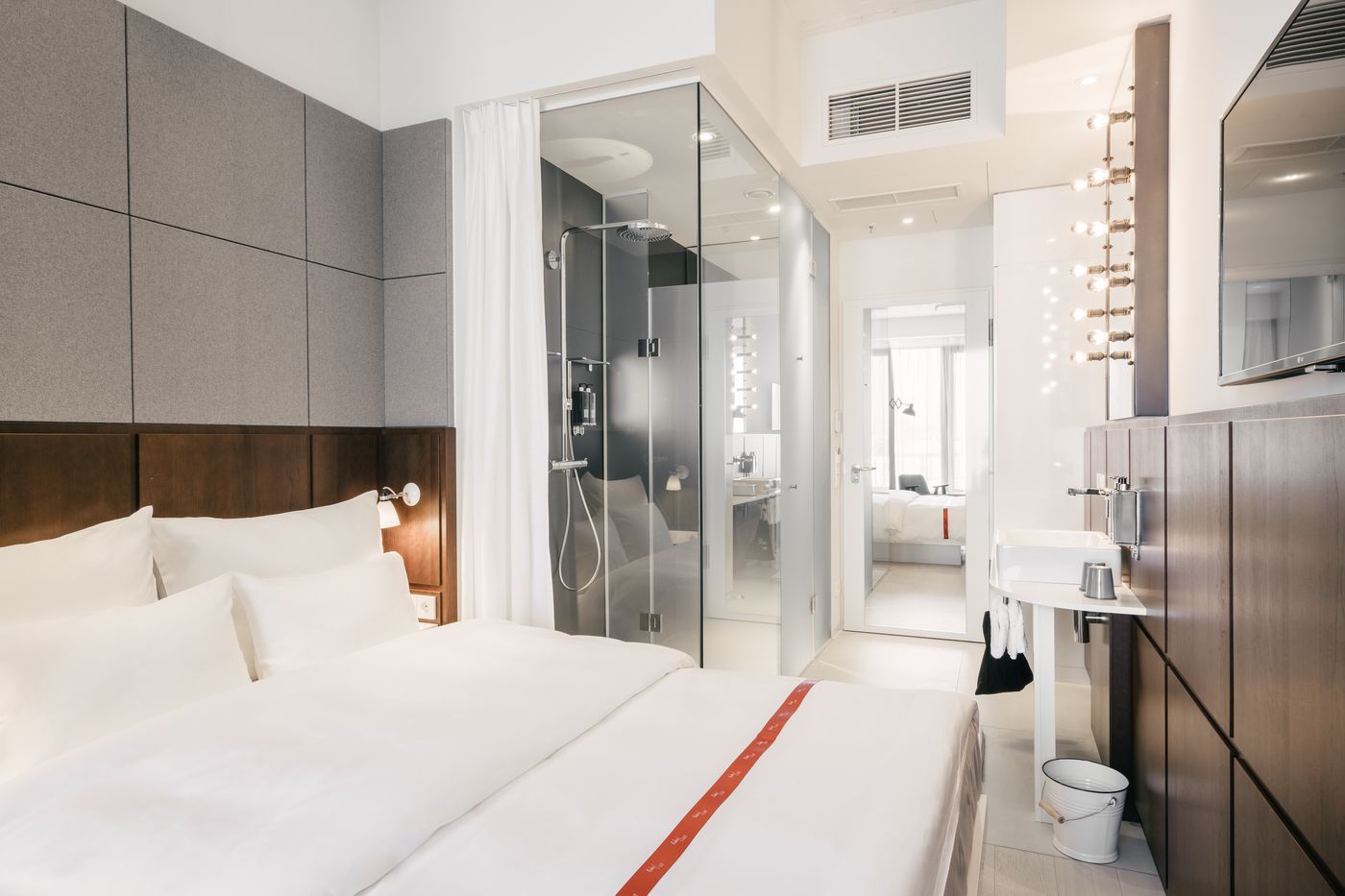 Ruby-Lilly-Hotel-Room-12