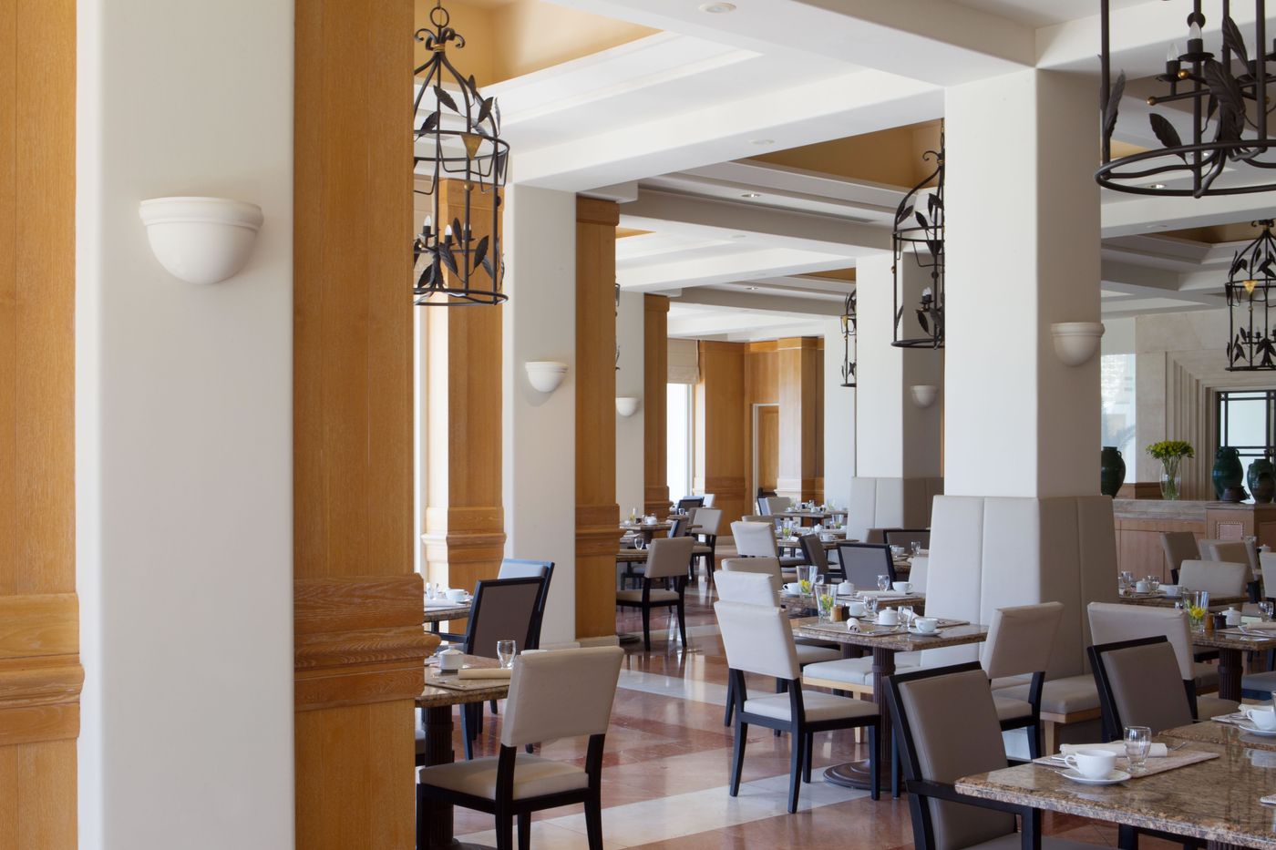Anassa-Hotel-Restaurant-37