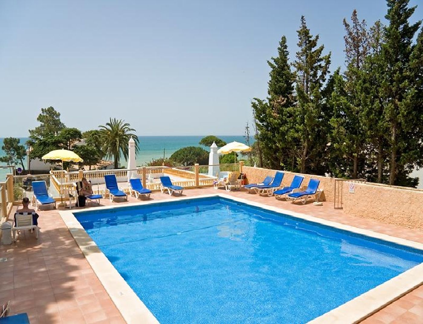 Apartamentos-do-Parque-Pool-3