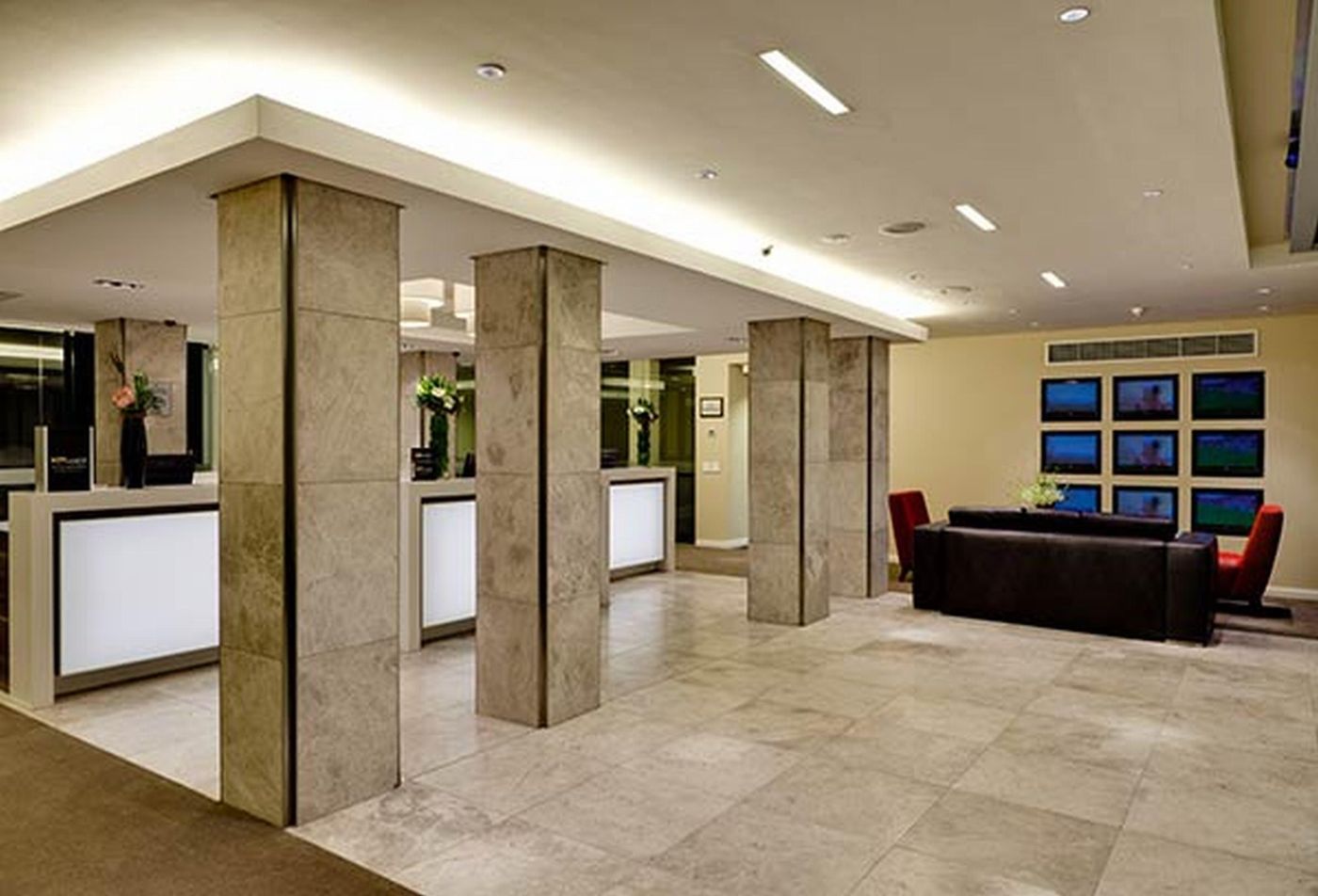 Protea-Hotel-Cape-Town-Waterfront-Breakwater-Lodge-Lobby-17