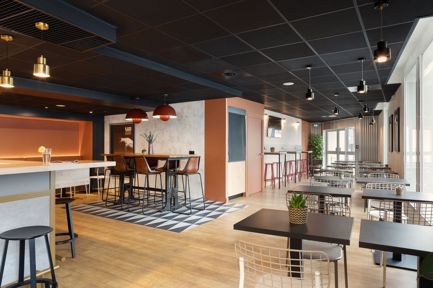 Ibis-Paris-Nation-Davout-Lobby-12