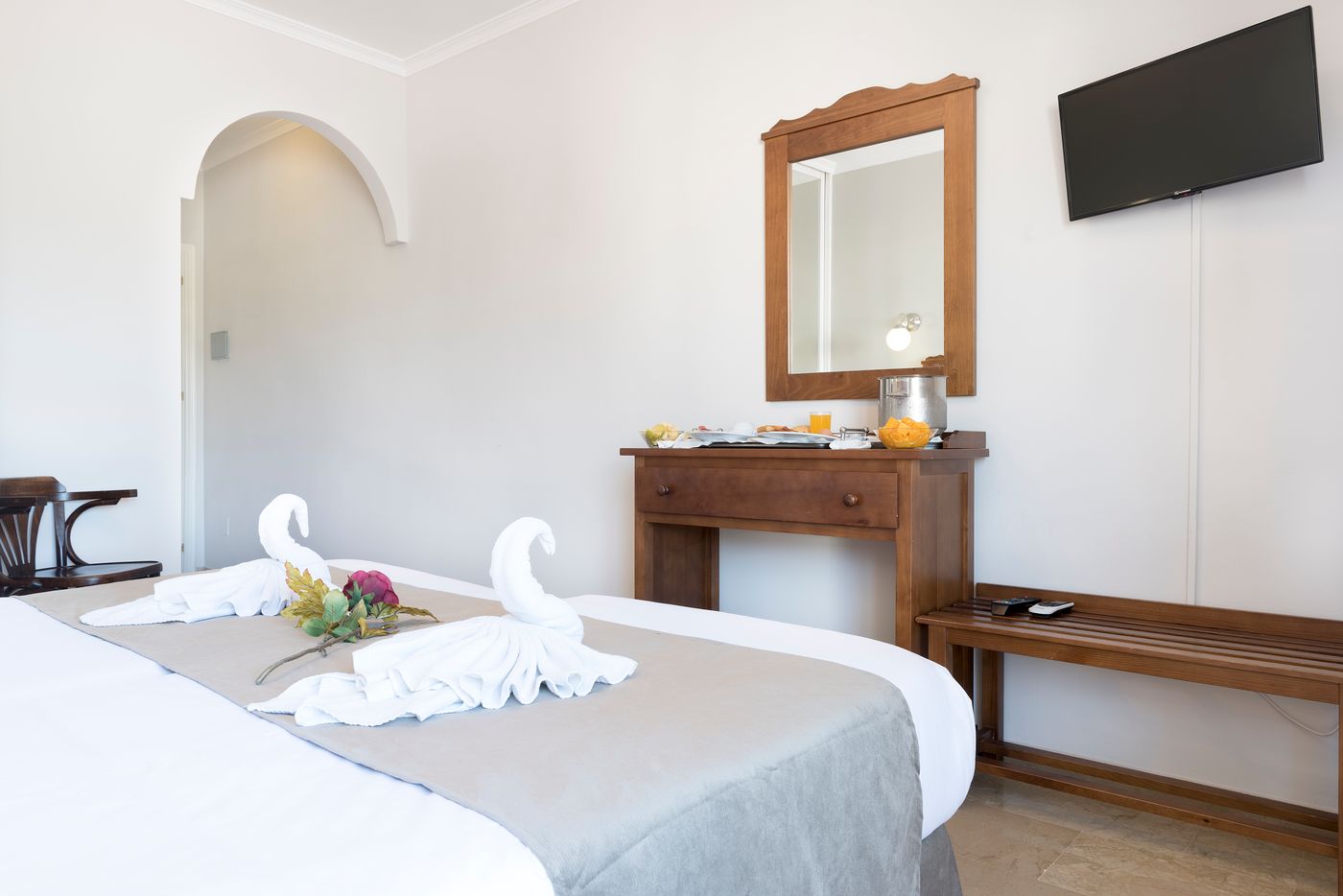 Toboso-Chaparil-Room-7