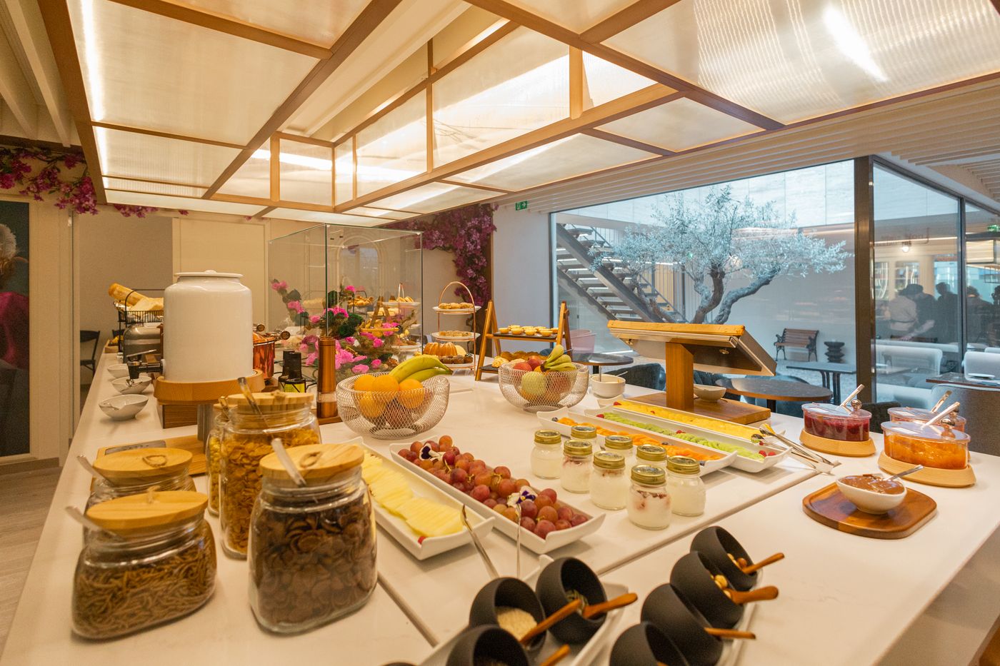 Luster-Hotel-Restaurant-52