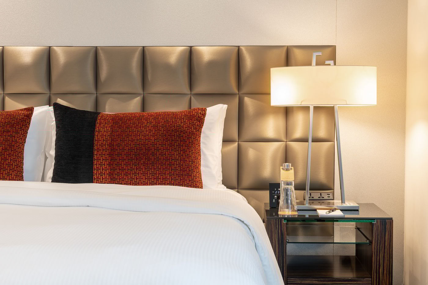 Bonnington-Jumeirah-Lakes-Towers-Room-32