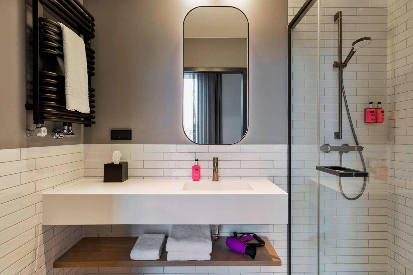 Moxy-Warsaw-Praga-Room-27