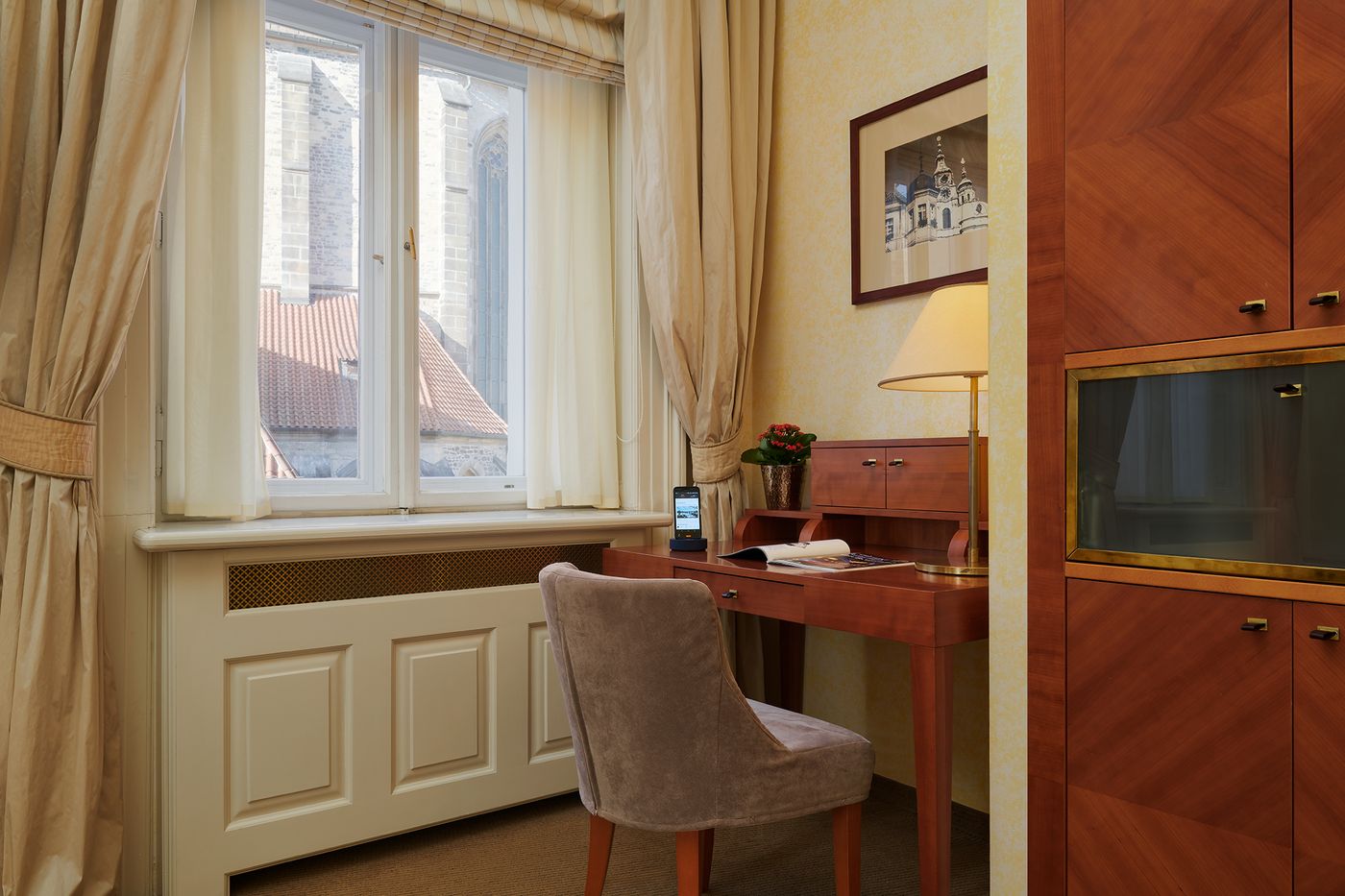 Ventana-Hotel-Prague-Room-10