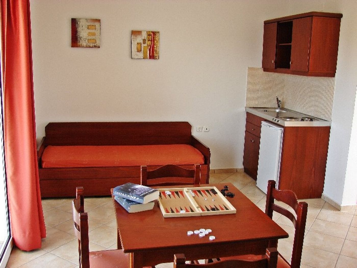 Sunset-Suites-Room-7