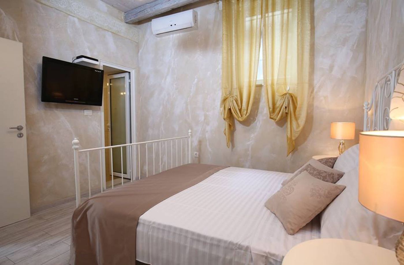 Luxury-Lidija-Rooms-Room-8