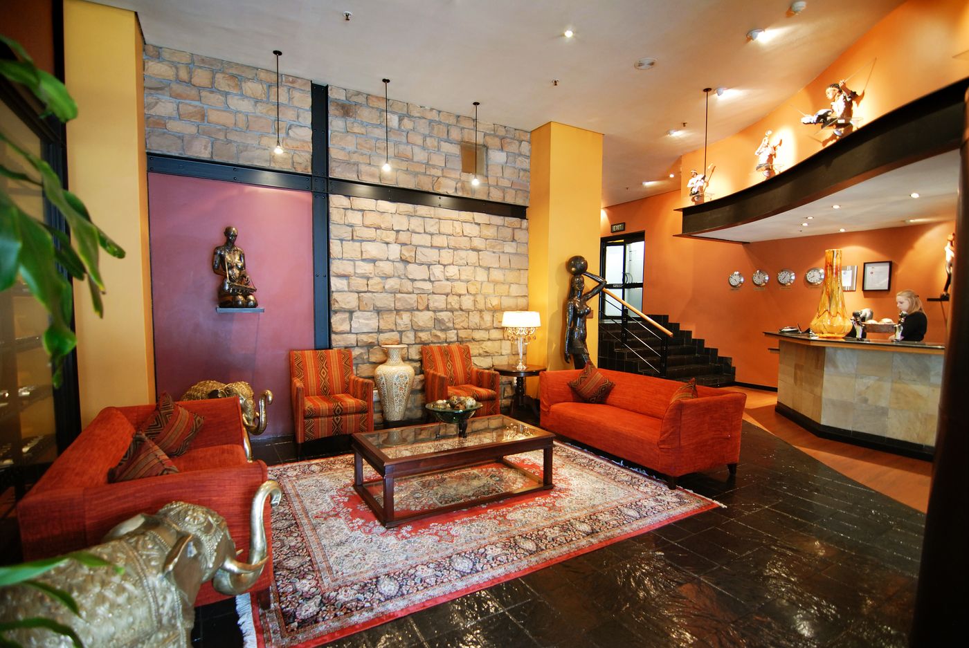 Cape-Town-Lodge-Hotel-Lobby-4