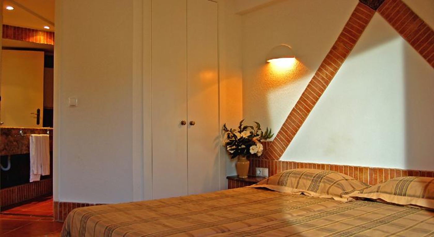 Pedras-d-el-Rei-Room-36