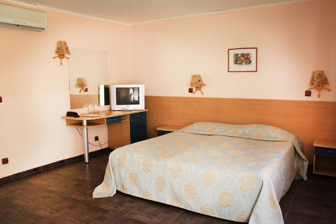 Elenite-Holiday-Village-Room-26