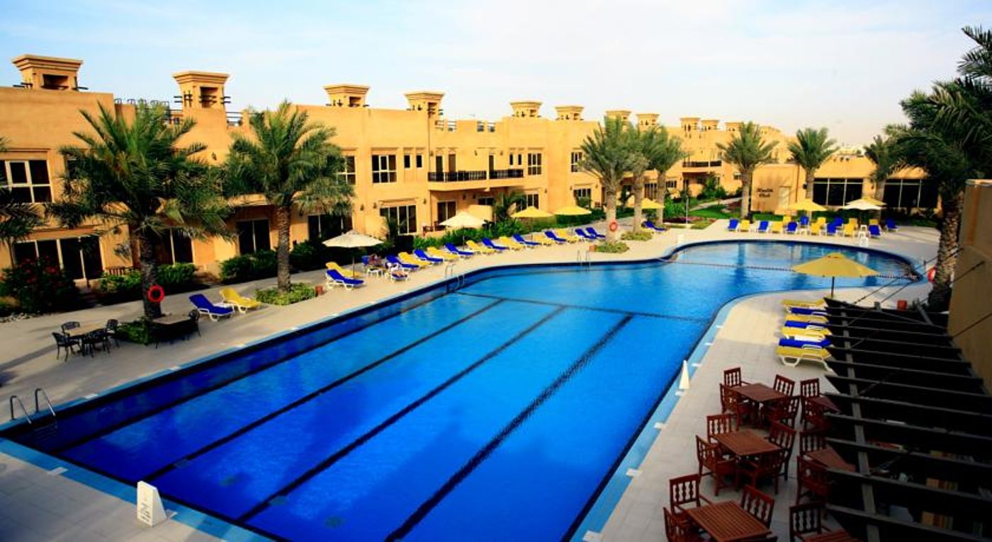 Al-Hamra-Village-Golf-Resort-Pool-2