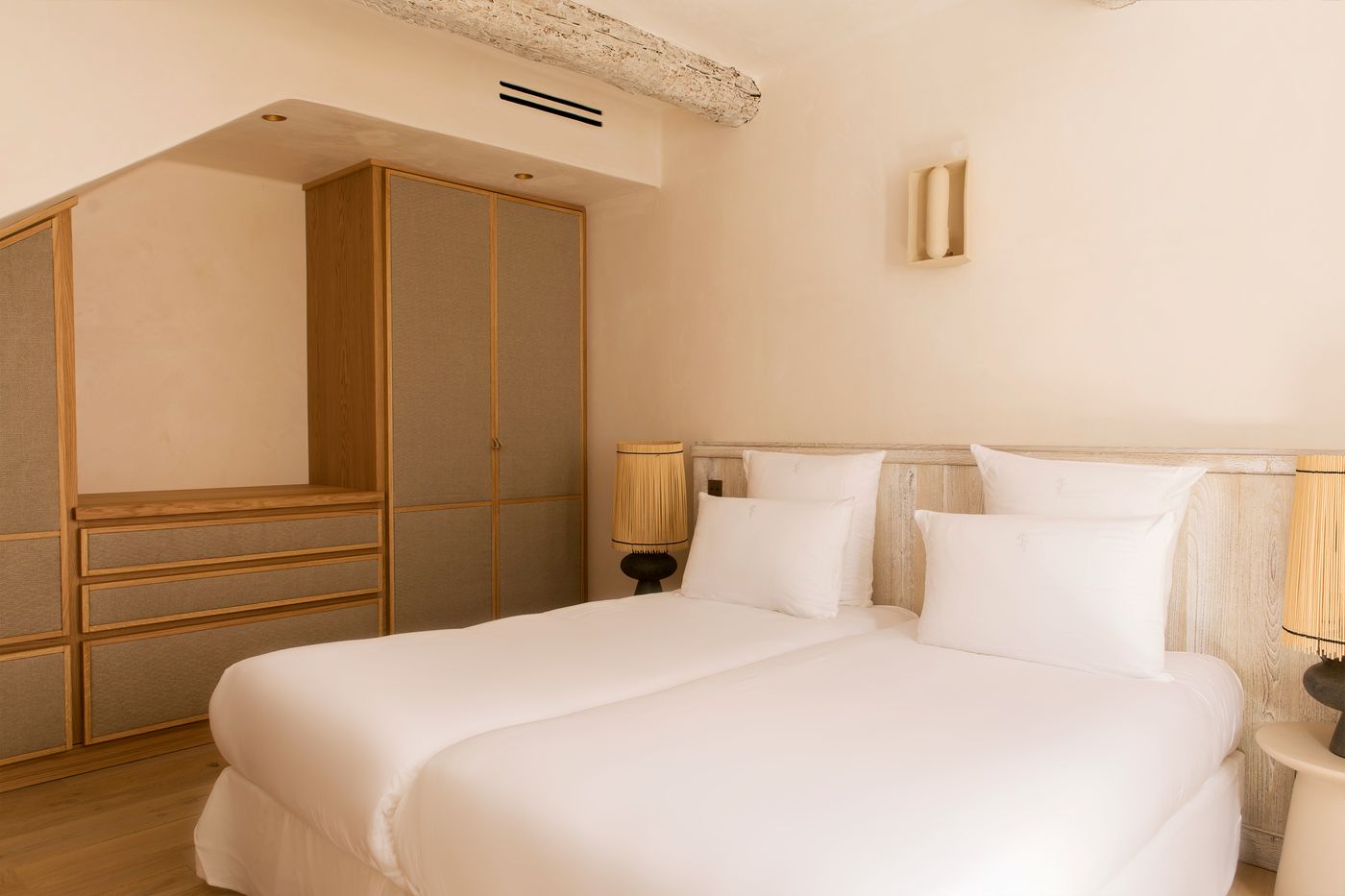 Hotel-La-Ponche-Room-11