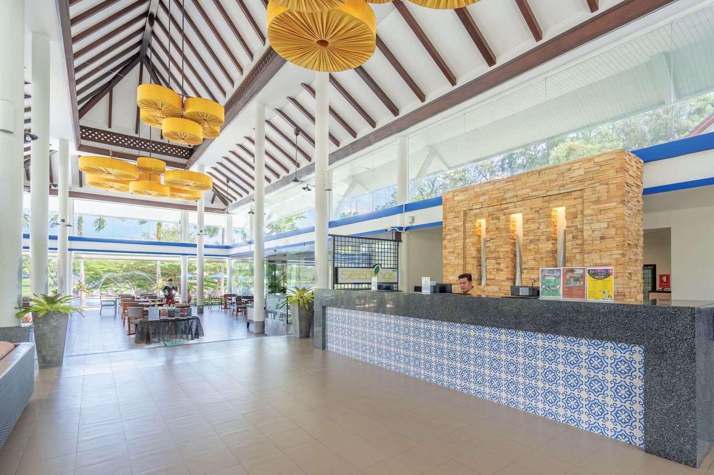 HOMM-Suites-Laguna---a-brand-of-Banyan-Group-Lobby-43